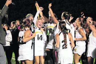 West Milford field hockey caps Season with county title