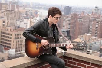 Singer-songwriter Garrett Gardner, who gained recognition as a top 12 finalist on ‘The Voice,’ will play Sunday afternoon at Cove Castle in Greenwood Lake, N.Y. (Photo courtesy of Garrett Gardener)