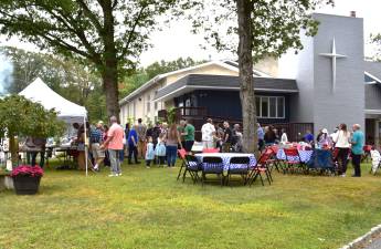 CH1 Parishioners celebrated the centennial of the Almond Branch at a picnic Sept. 7. (Photos by Fred Ashplant)