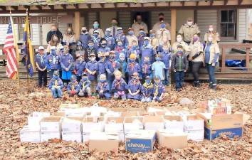Pack 9 holds food drive