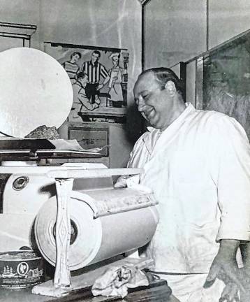 Ralph Pisapia, who was cutting meat in his Paterson family store when he was 13 years old, later had two grocery stores in Hewitt.