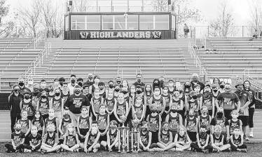 Jr. Highlander Track Club team photo (2021).