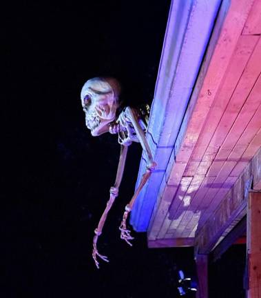 Gajewski family’s elaborate Halloween display draws visitors