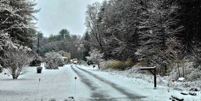 SN1 A spring storm brings several inches of snow to parts of West Milford on Saturday, April 12. (Photos by Rich Adamonis)
