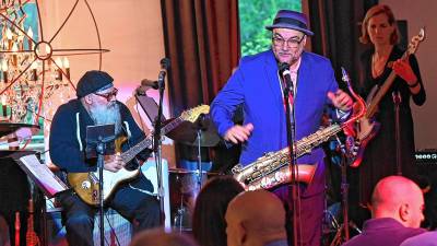 Jerry Vivino performs in ‘The Vivino Family Revue’ in 2023 at Cove Castle Restaurant in Greenwood Lake, N.Y. (Photo by Martin Brooks)