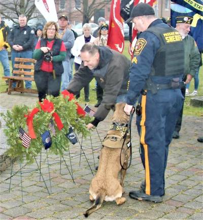 Town holds second 'Wreaths Across America' event