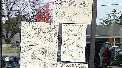 Members of Alpha Fitness left notes on the facade saying how much they miss their gym. (Photo by Laurie Gordon)