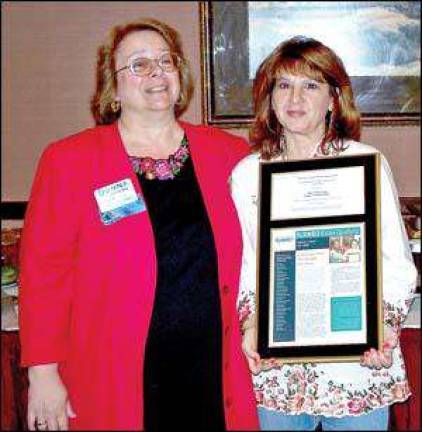 Maria-Elena Grant receives business award