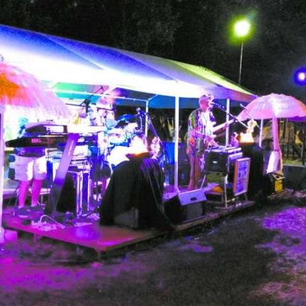 Parrot Beach gets them up and dancing