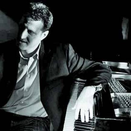 Warwick Pianist to perform at Coquito