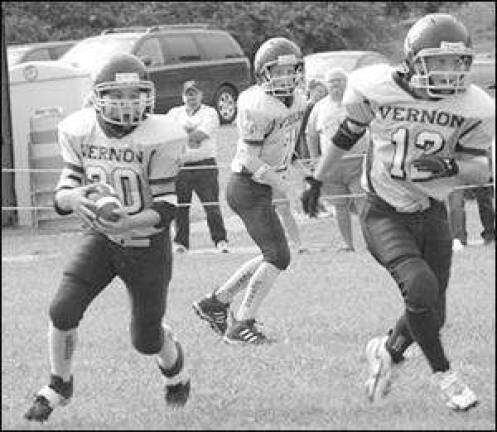 Wallkill Pee Wees strike Vernon Golds