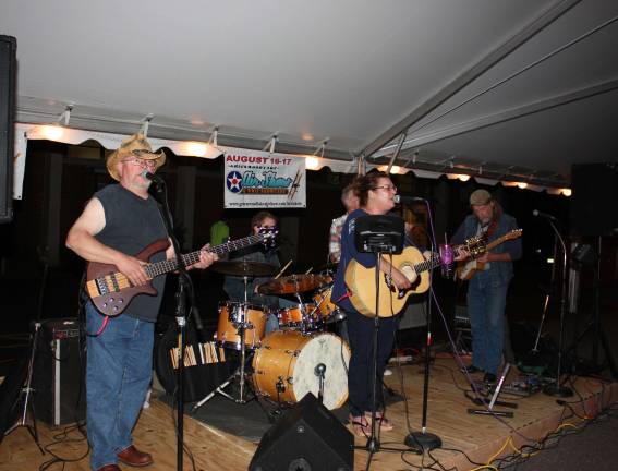 Country band, Thunderhill, entertained the crowd and got the dancers on their feet on Friday night. Photo by Ginny Raue