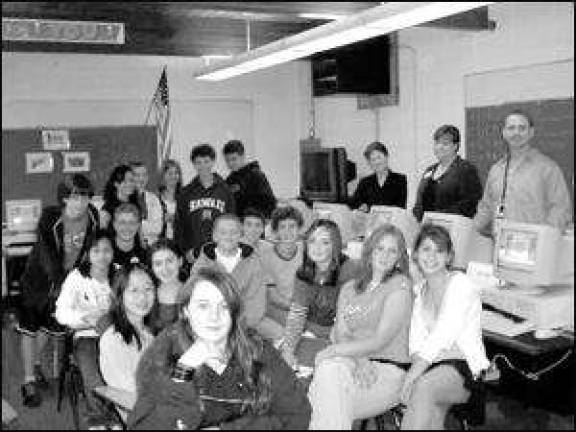 Macopin business class welcomes Lakeland Bank representative