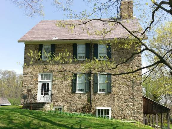 Local antique dealer to hold appraisal day at Bull Stone House