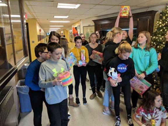 Macopin School helps make holidays merry