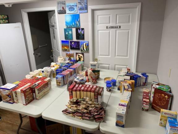 Kind Kids Club collects food donations