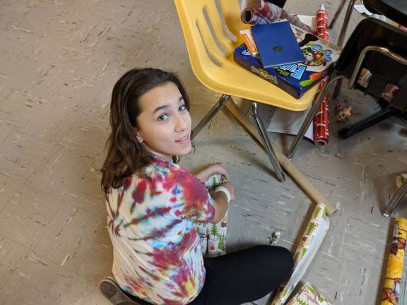 Macopin School helps make holidays merry