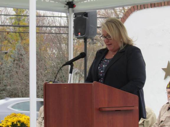 Mayor Michele Dale addresses people at Veterans Park on Veterans Day.