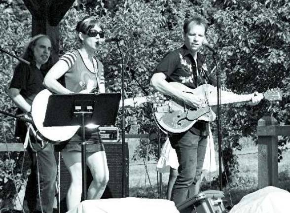 Pete and Maura Kennedy will be joined by Blue Chicken, an all-star band featuring members of The Levon Helm band and Ollebelle, during the Warwick Valley Winery and Distillery&iacute;s 16th Bob Dylan tribute festival this weekend.