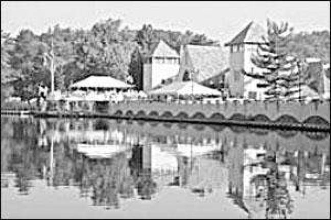Drue Chryst exhibit features local photographers