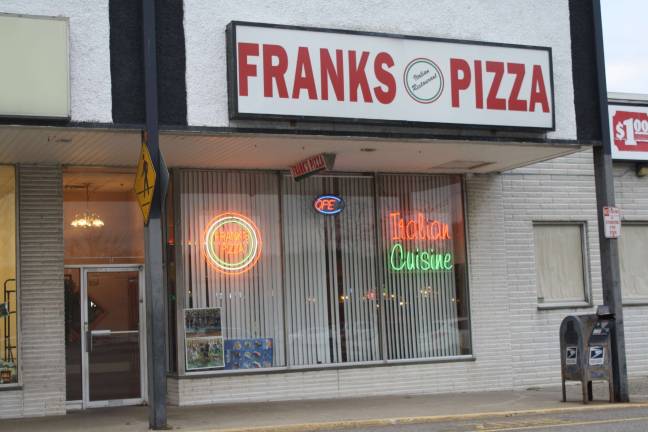 Customers and supporters of Frank's Pizza in the ShopRite Plaza have provided 1,300 signatures on a petition to keep Frank's in the plaza. The lease is up in February and with ShopRite's expansion, it may not be renewed.