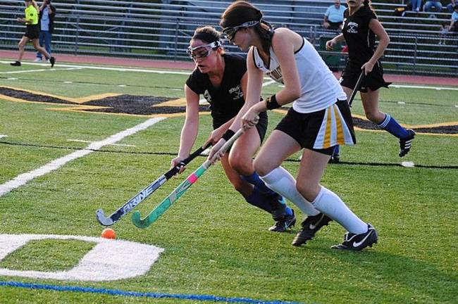 Photo and reporting by Victoria Dowling Senior forward Stephanie Buechel.