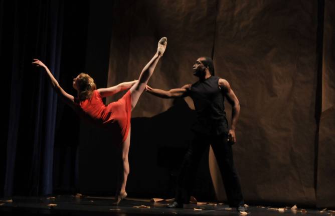 Photo by PeiJu Chien-Pott Dancers Michelle de Fremery and Jean Paul Jr.