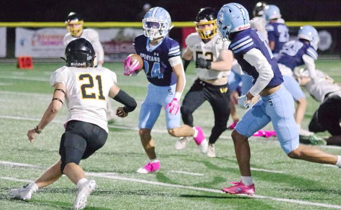 Sparta wideout Anthony Settembre carries the ball.