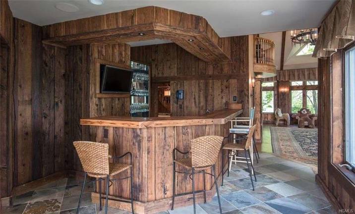 Derek Jeter selling Greenwood Lake castle for $14.75M