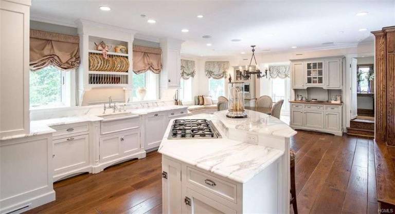Derek Jeter selling Greenwood Lake castle for $14.75M