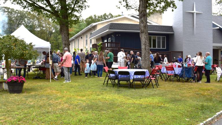 CH1 Parishioners celebrated the centennial of the Almond Branch at a picnic Sept. 7. (Photos by Fred Ashplant)