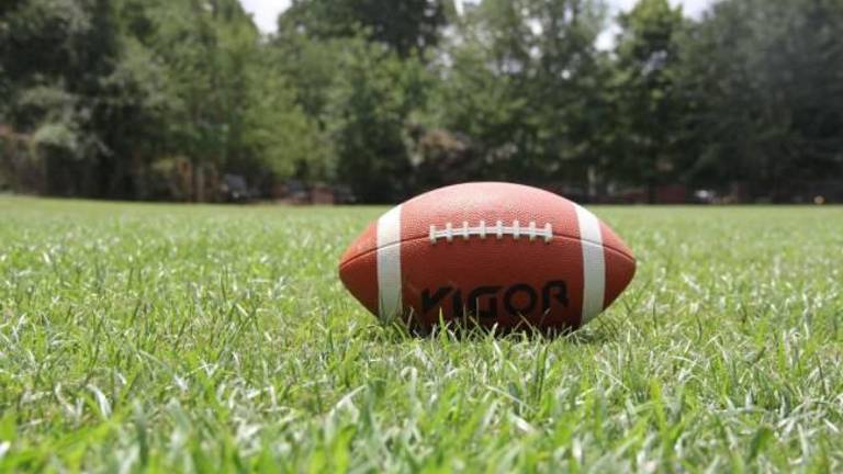 Highlanders beat Lakeland, 27-7