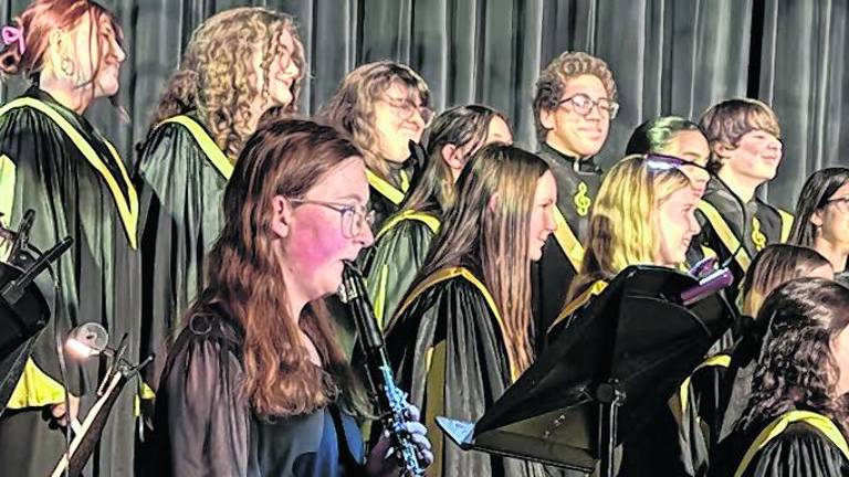 Anna Koenemund performs on clarinet.